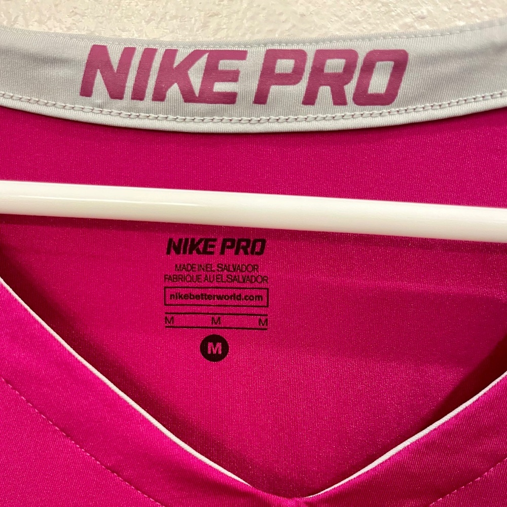 Women's Nike Pro V Neck Short Sleeve T - Shirt Dri Fit Size Medium Magenta - Picture 2 of 5